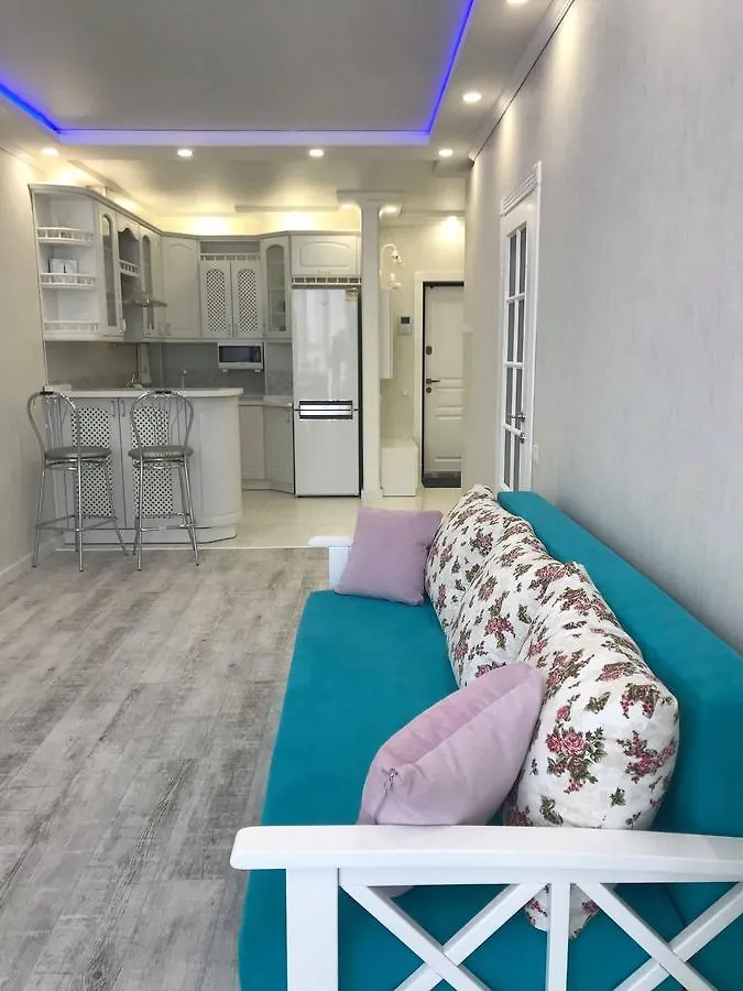 Luxe Apartment On Drahomanova Kyiv